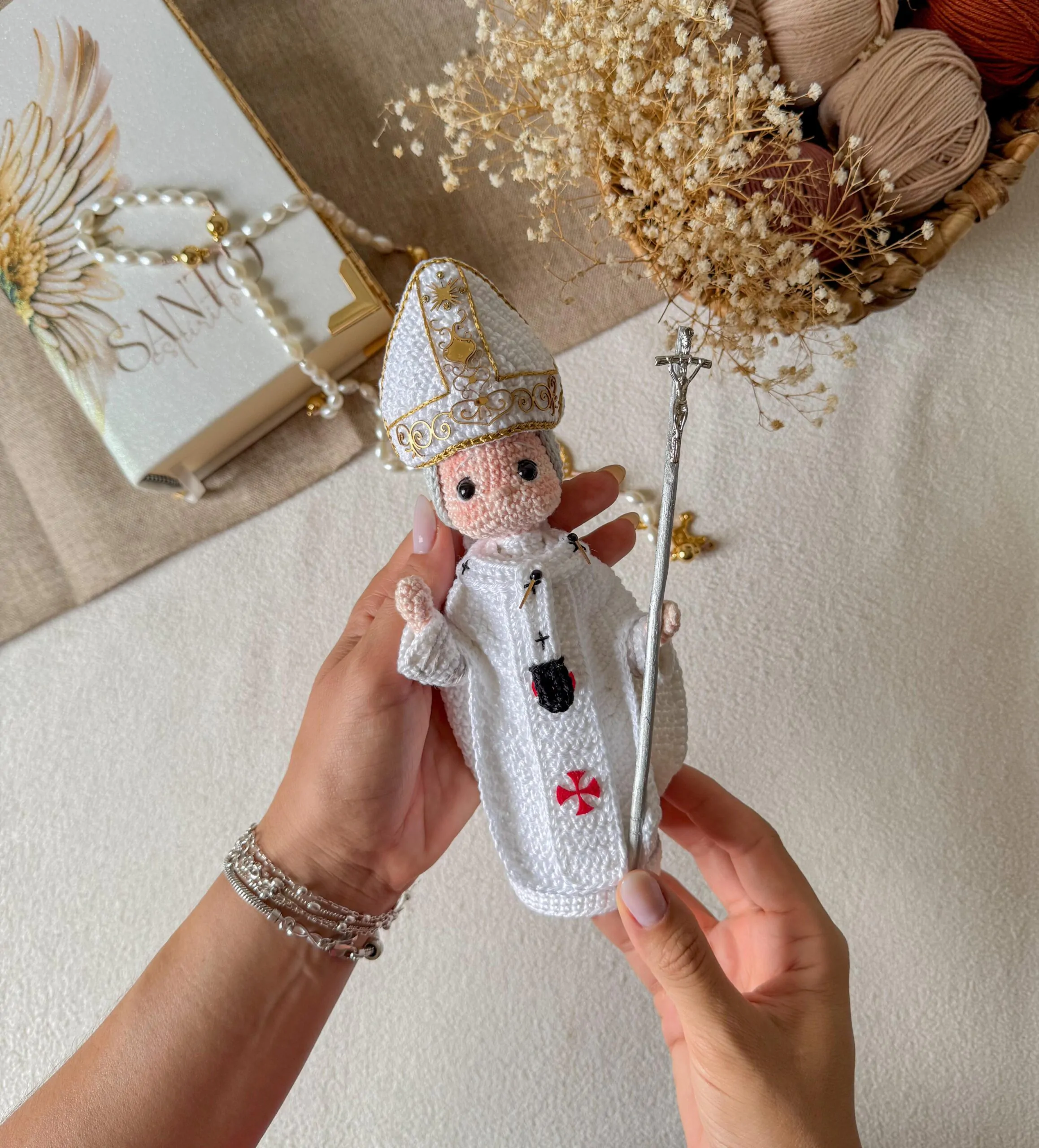 São João Paulo II em Amigurumi | E-book PDF (Collab Encantarte) - Imagem 6