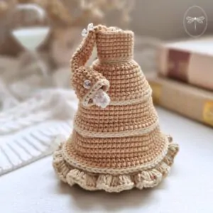 Corpo sem cabeça do Anjo Alma em amigurumi terroso